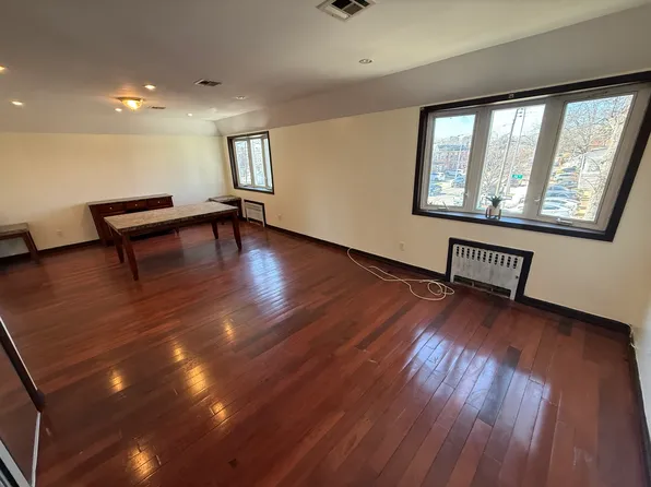 71-64 167th St #2, Fresh Meadows, NY 11365