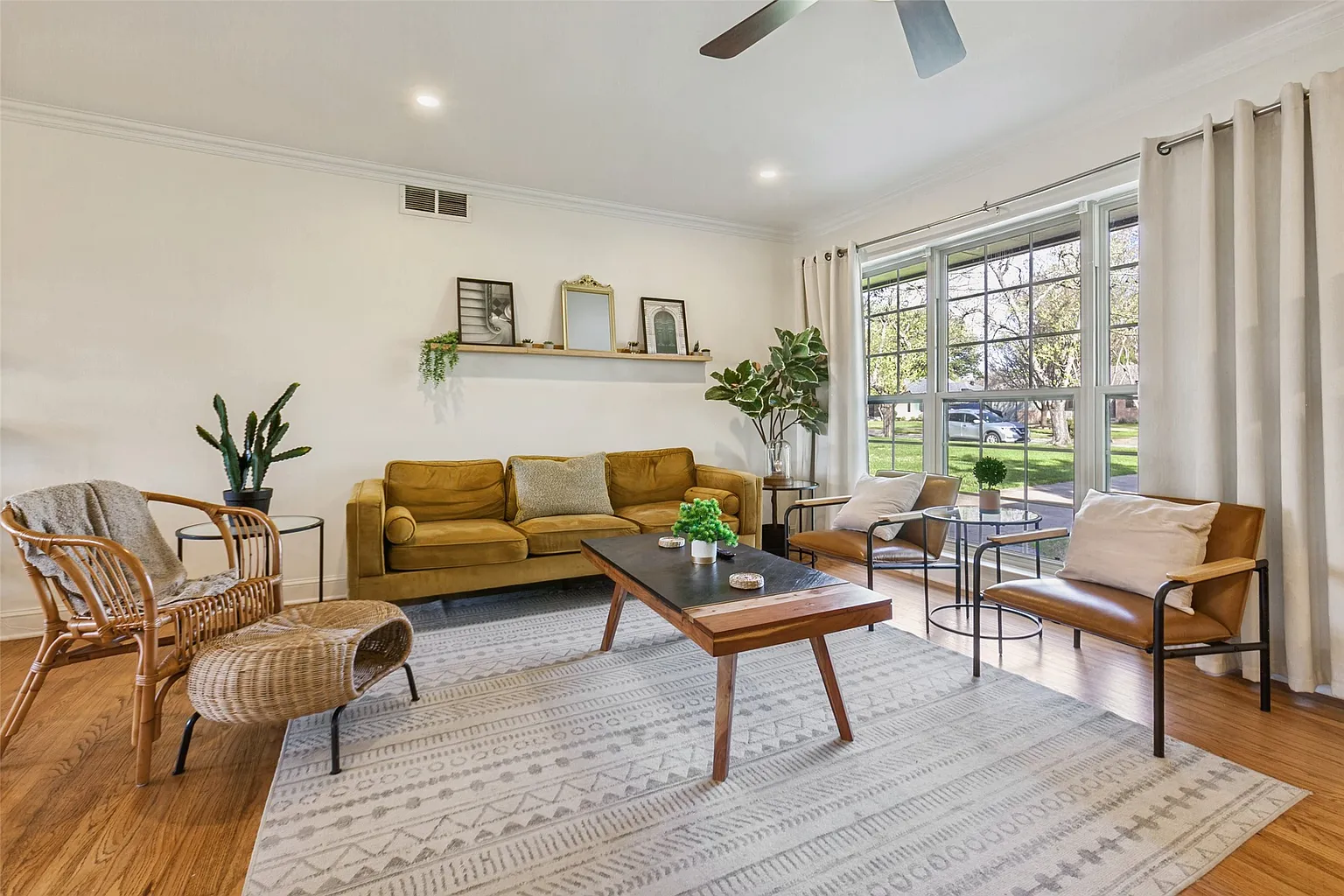 523 Westwood Dr photo 1