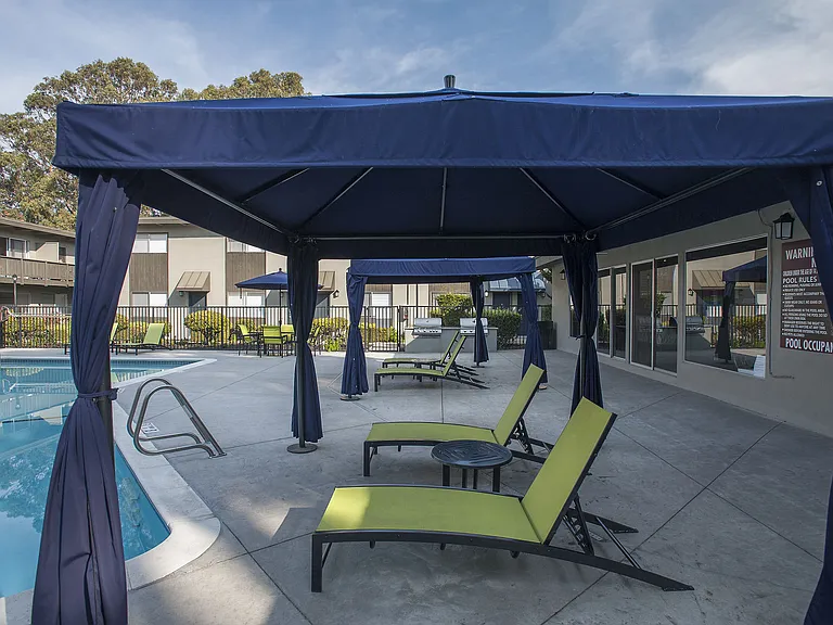 Monterey Townhouse — Photo 2