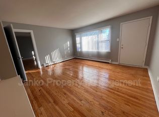 43 King Arthur Ct #15, Melrose Park, IL 60164