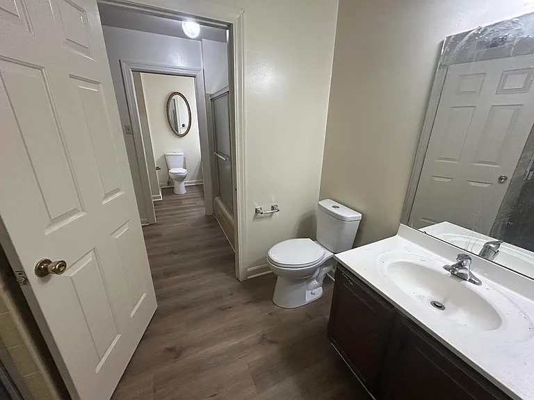 817 King James St SW #C — Photo 7