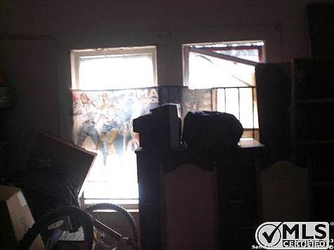 3rd image of 307 Sharer St