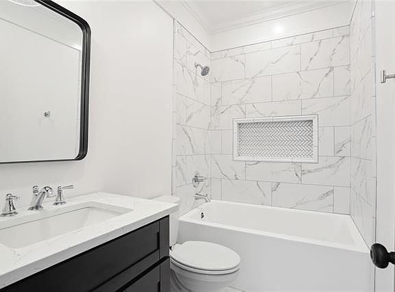 5th image of 2611 Annette St