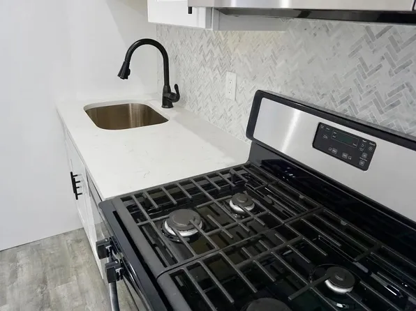 320 Central Avenue image 11 of 28