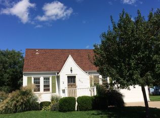 216 W Robinson St, Goodfield, IL 61742