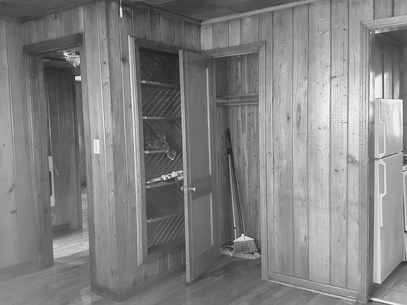 2nd image of 410 E Harrison St