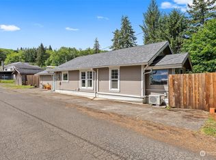 864 Mueller St, Raymond, WA 98577