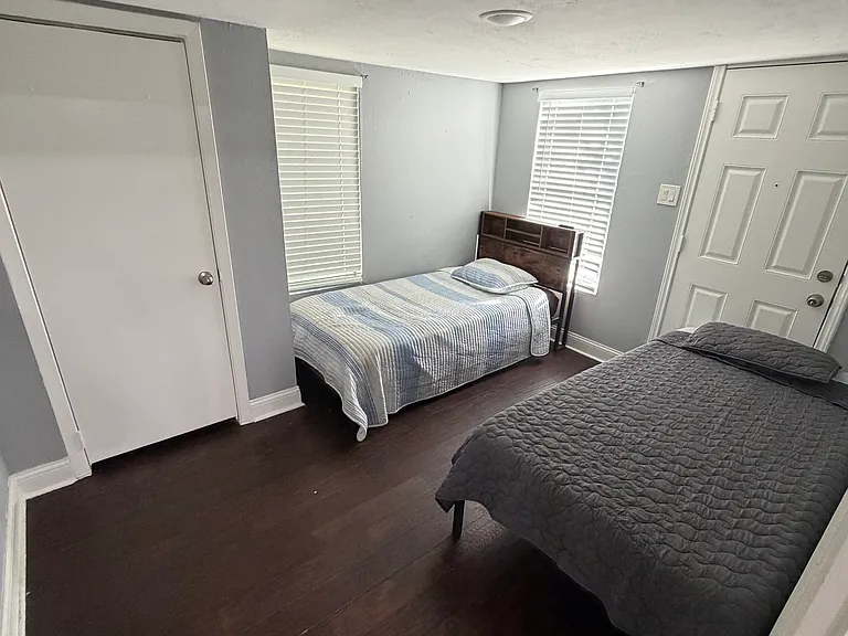 5432 Elgin St — Photo 20