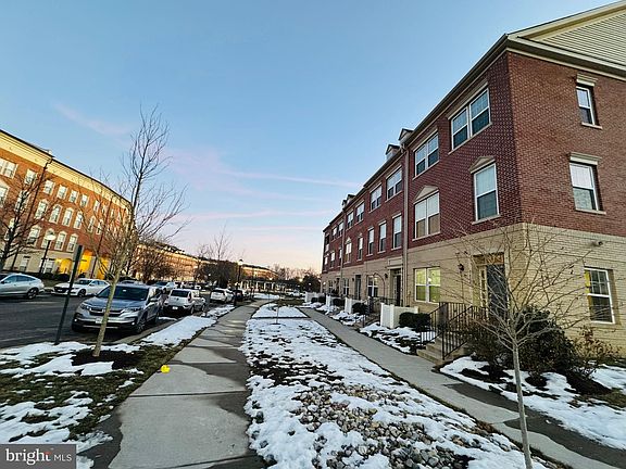 4th image of 7864 Crescent Park Dr