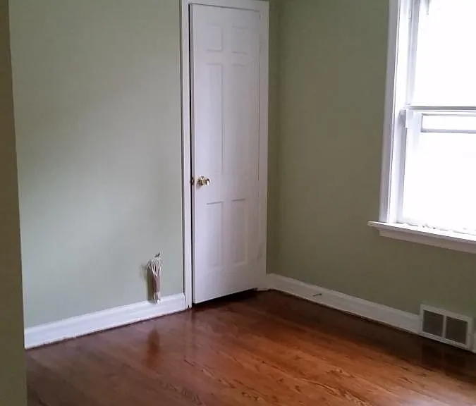 7400 Leadale Dr — Photo 2