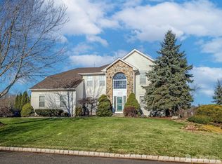 6 Bering Way, Somerset, NJ 08873