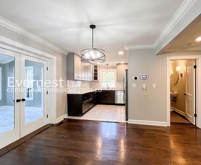 109 Mayfair Rd — Photo 10