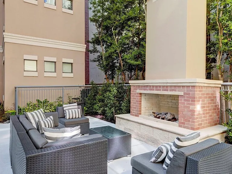 1901 Post Oak Blvd #2402 — Photo 26