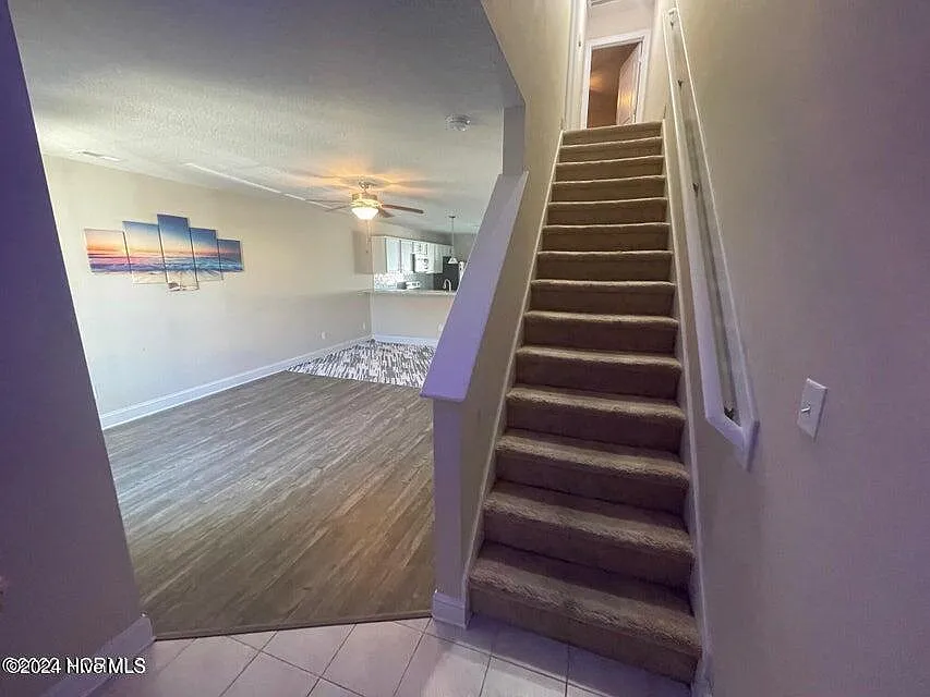 105 W Murrow Ln — Photo 2