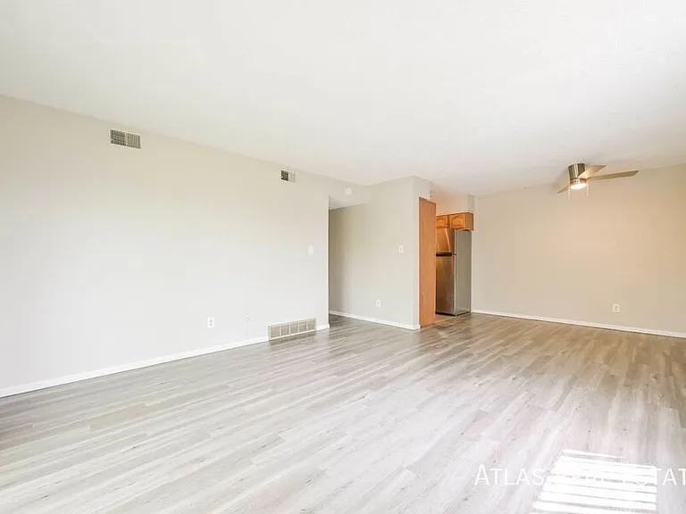 280 E Highline Cir #301 — Photo 4