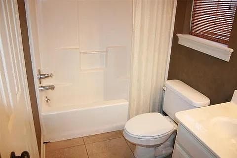 3rd image of 9019 Hayden Dr