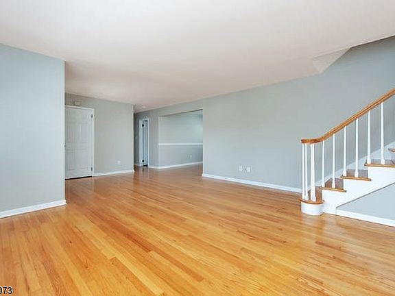 5th image of 133 Van Winkle Ave