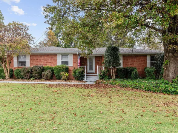 1217 W Emerson St, Paragould, AR 72450