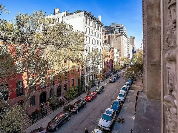 210 East 17th Street image 12 of 14