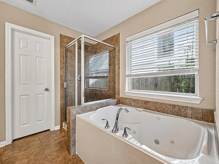 26738 Henson Falls Dr — Photo 30