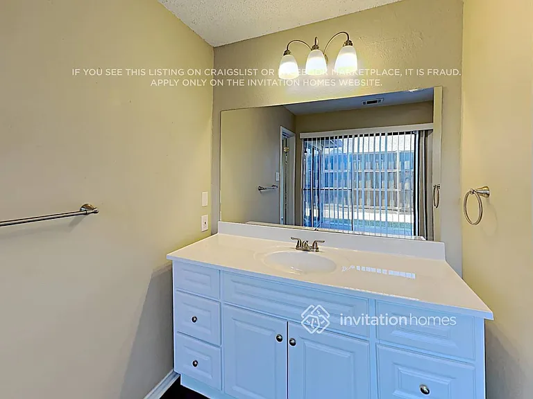 8713 Wood Glen Dr — Photo 16