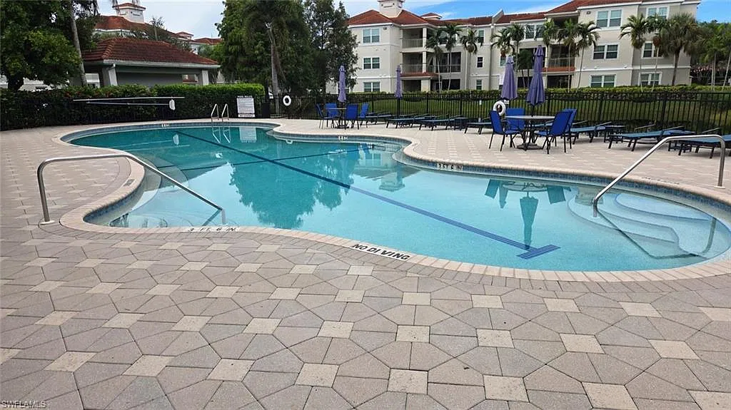 2 bed, 2.0 bath, 1239 sqft, $2,000 — Photo 1