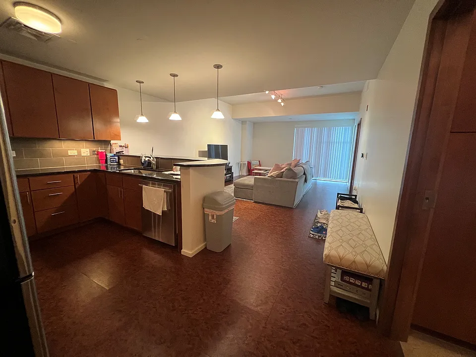 301 N Neil St #706