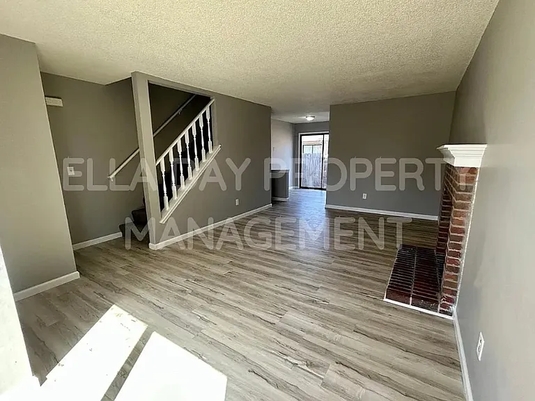 9118 E Funston St #B — Photo 4