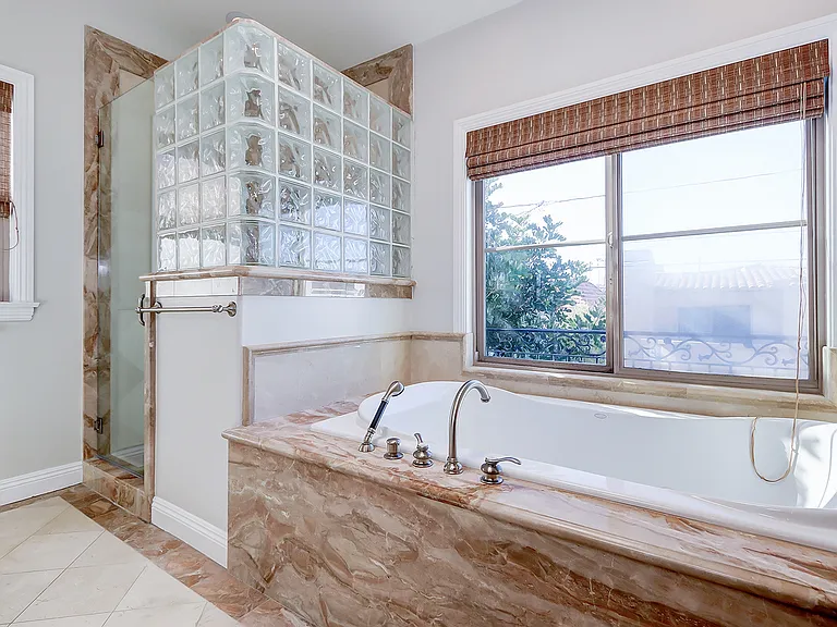 2611 Palm Ave — Photo 30