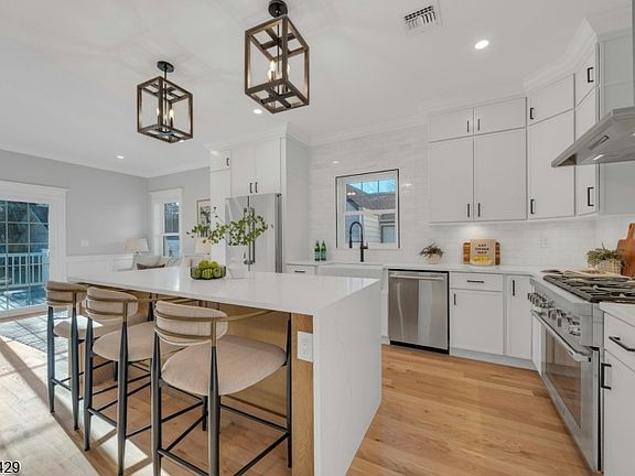 3rd image of 21 Spruce St