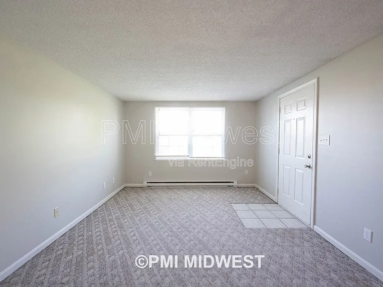 1710 S Market St — Photo 2