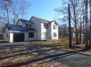 170 Davis Cir, Bushkill, PA 18324