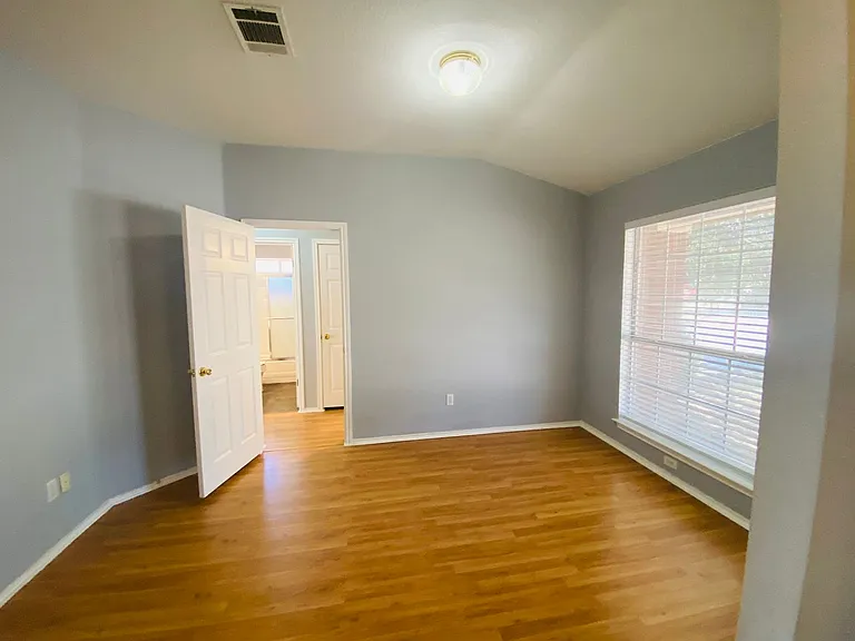 2501 Willow Way — Photo 16