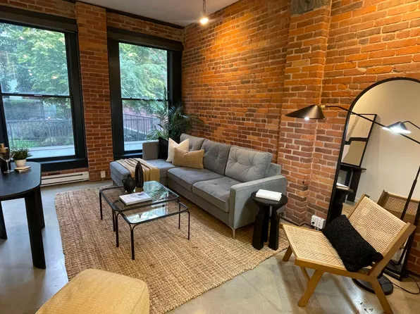 53 Hastings St W #306, Vancouver, BC V6B 1G4