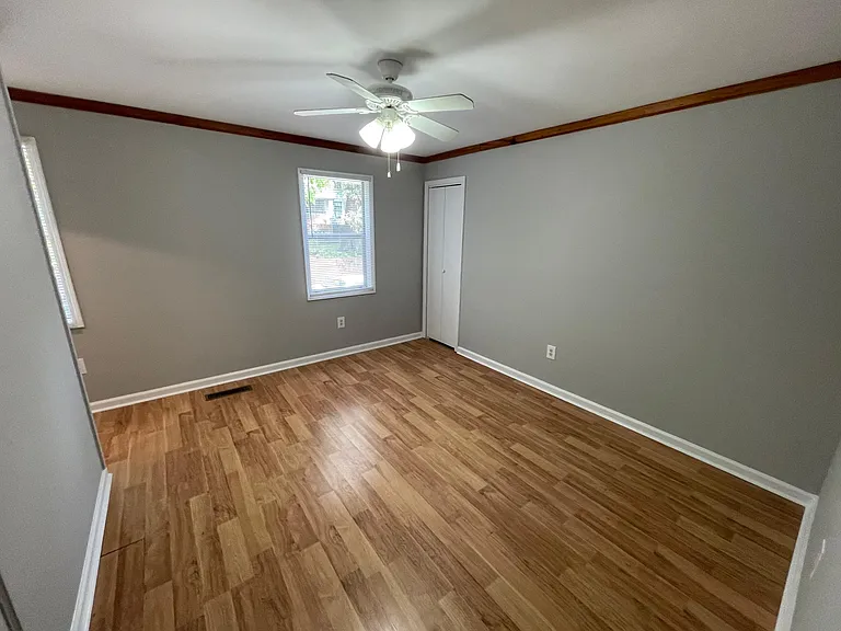552 Pulaski St — Photo 41