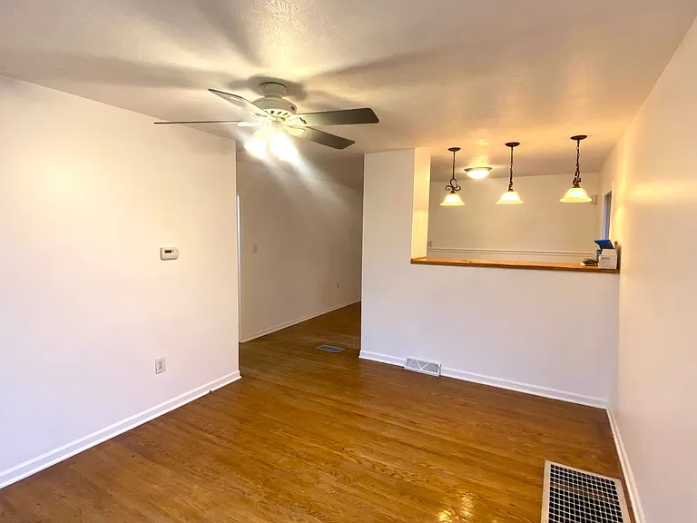 1431 E Paris Ave — Photo 3