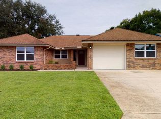 84 Winward Ln, Shalimar, FL 32579