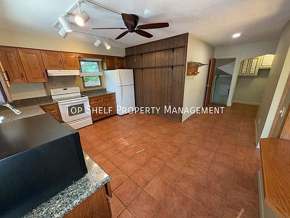 4th image of 3215 44th St