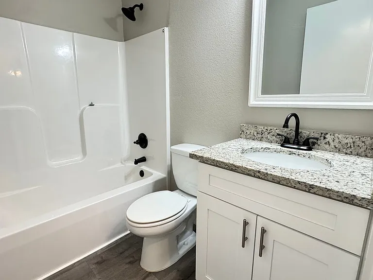 8833 Hampshire Dr — Photo 16