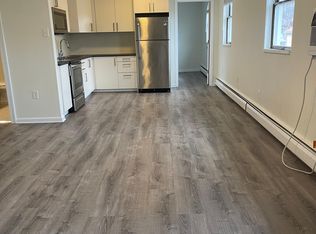 1100 Ridge Ave APT 8, Coraopolis, PA 15108