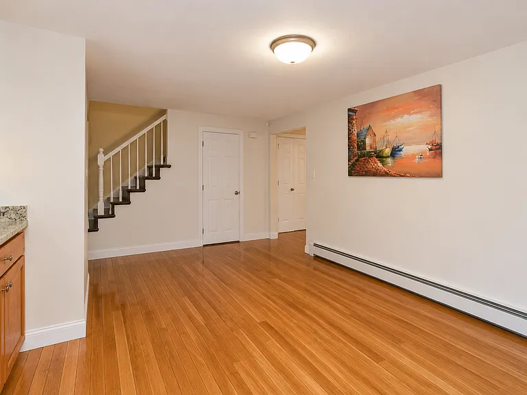 25 Oak St #C — Photo 3