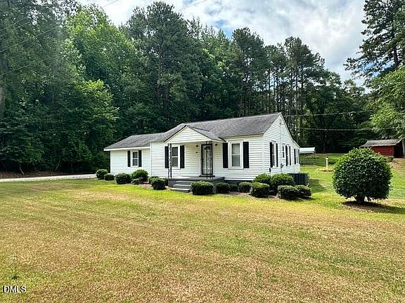 3rd image of 560 Clyde Pearce Rd