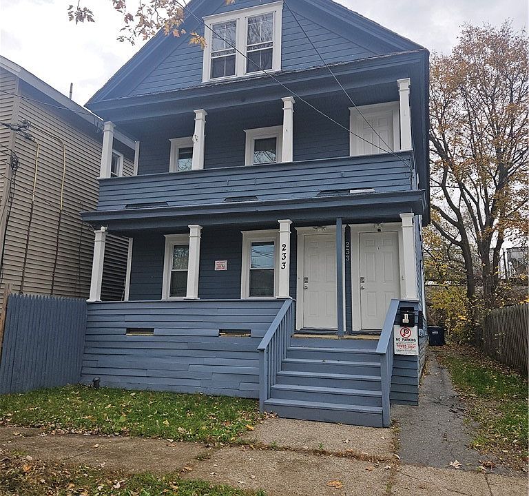 1st image of 233 Lakeview Ave