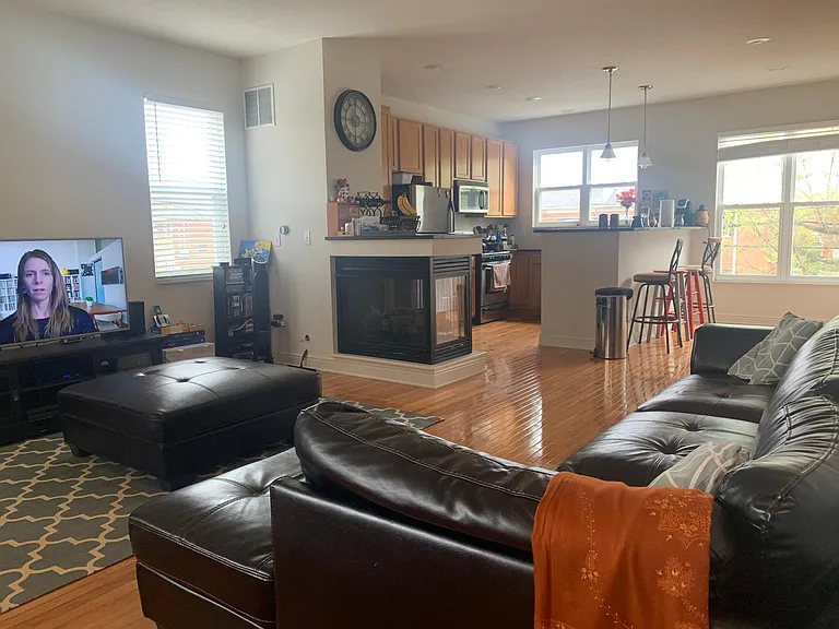 1411 Upper Green Cir — Photo 4