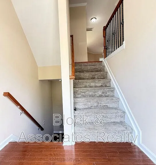 705 Keystone Park Dr #26 — Photo 2