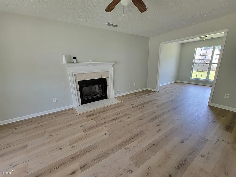 1100 Hidden Brook Trl — Photo 4
