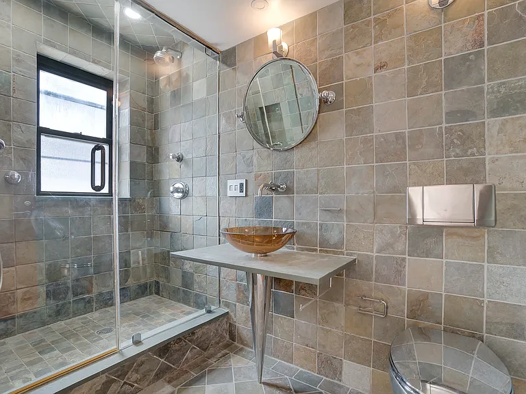 355 E 72nd St #1 — Photo 18