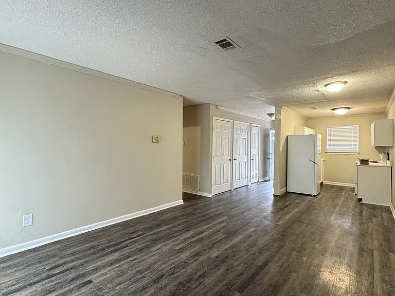 4725 Hoffman Rd #7 — Photo 5
