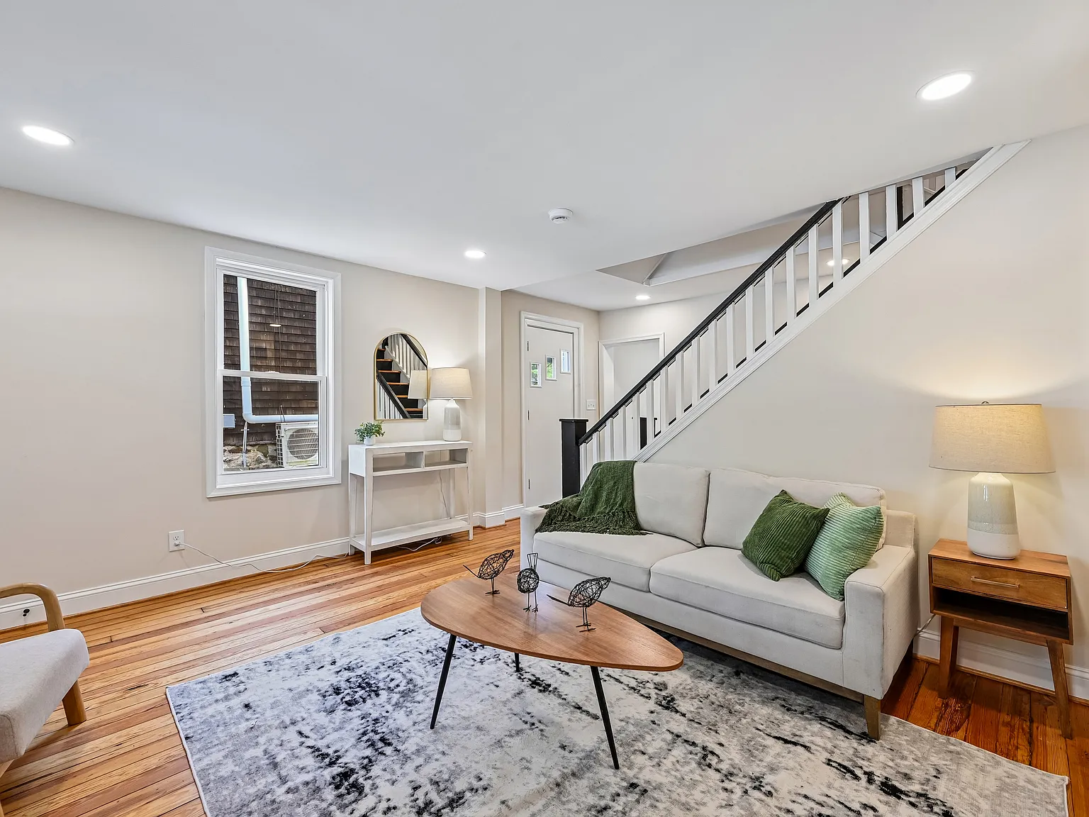 3 bed, 2.5 bath, 1760 sqft, $3,000 — Photo 1