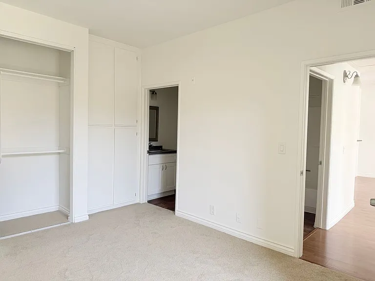 Perfectly situated 2 bedroom and 2 bathroom ! — Photo 22